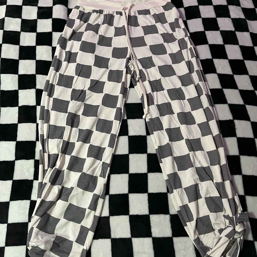 Women's Checkered Joggers in Grey and White